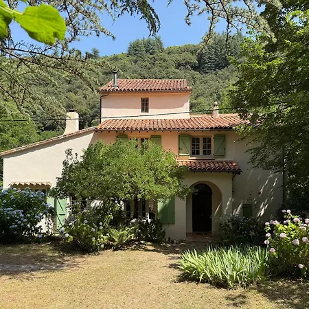 Les Cedres