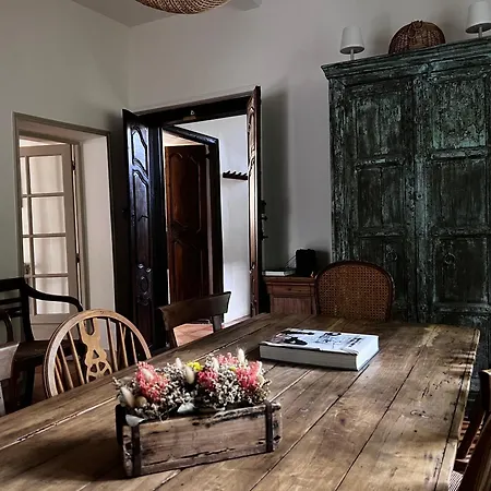 Les Cèdres