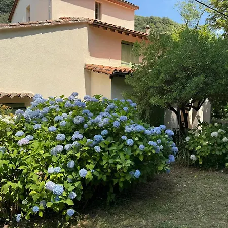 בית נופש Les Cedres