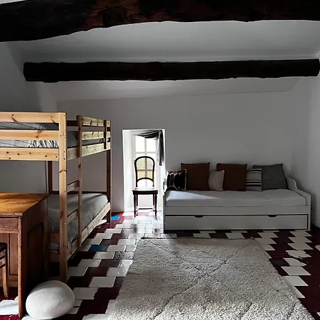 Les Cèdres